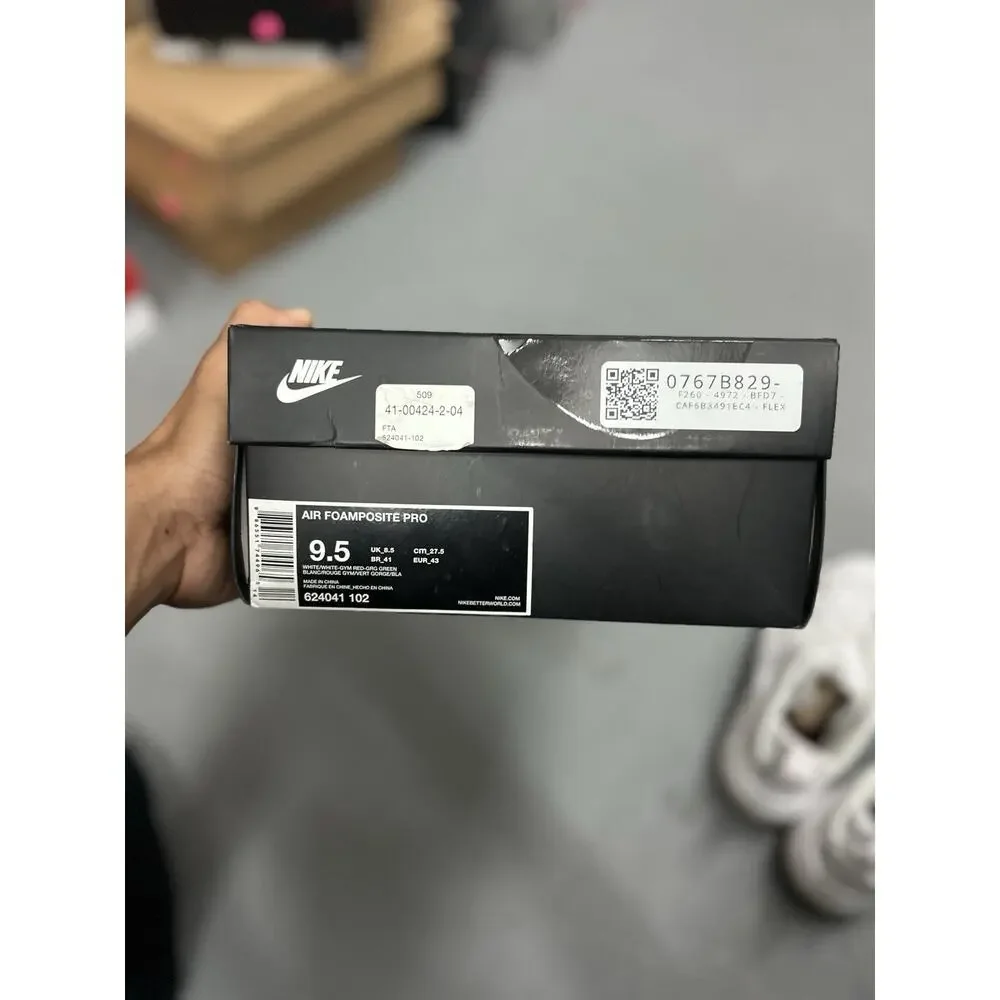 Size 9.5 - Nike Foamposite Pro Gucci - White